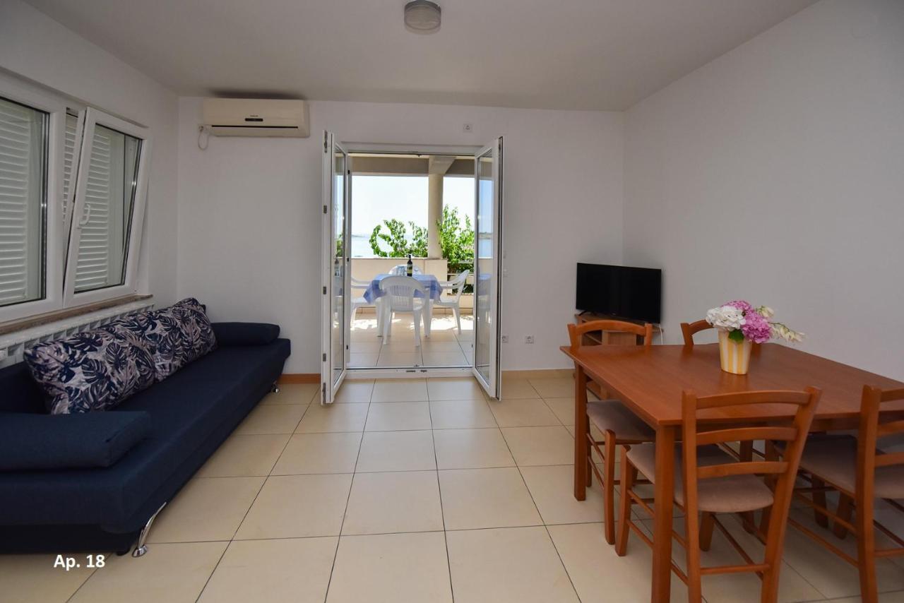 Apartments Bella Sky Novalja Exterior photo