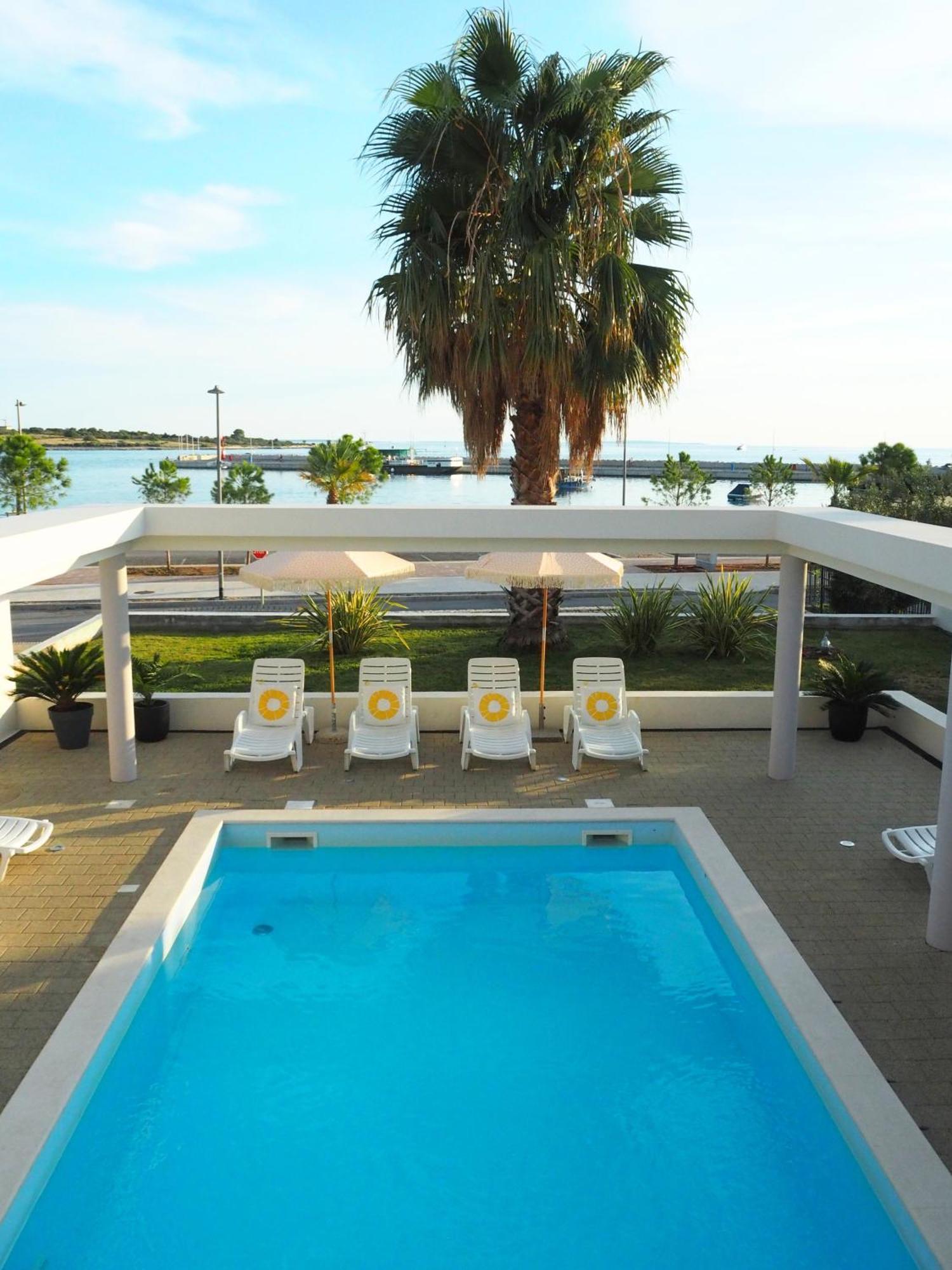 Apartments Bella Sky Novalja Exterior photo